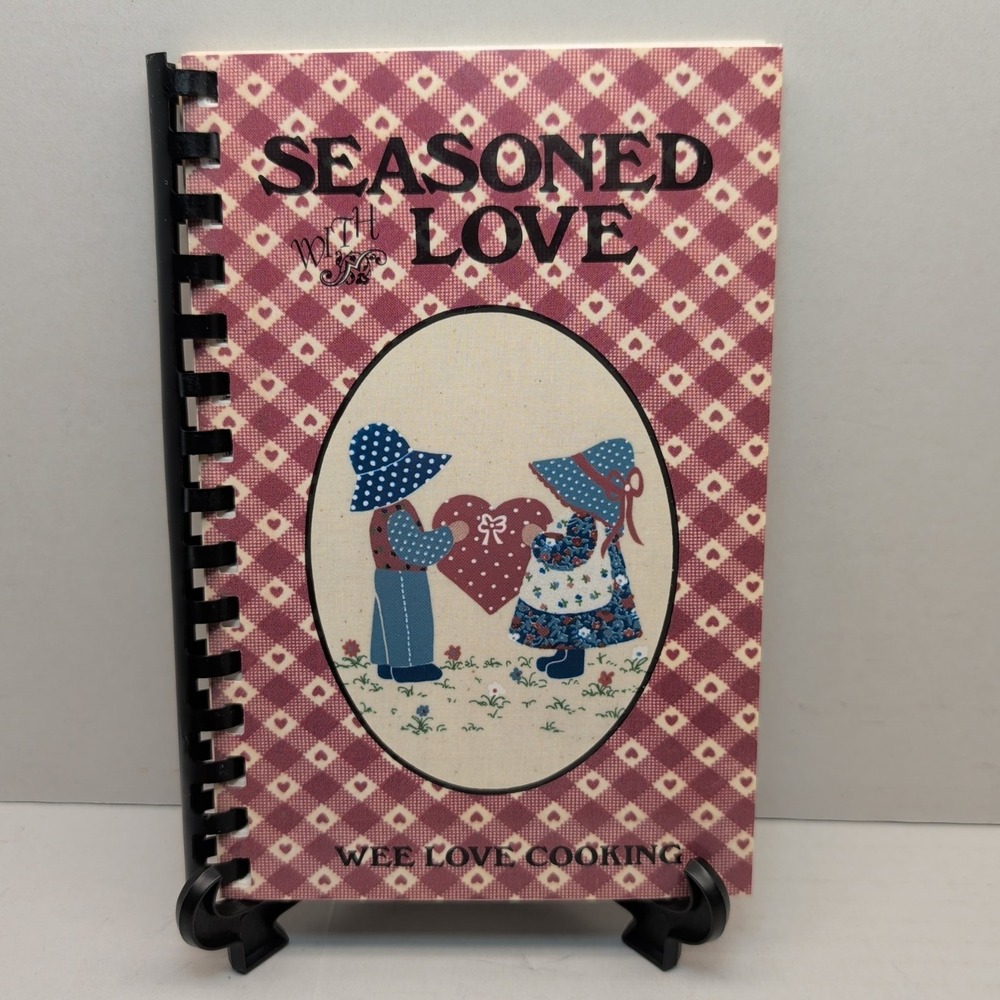 Seasoned With Love Cookbook Favorite Recipes Wee‎ Maple Shade New Jersey 1987